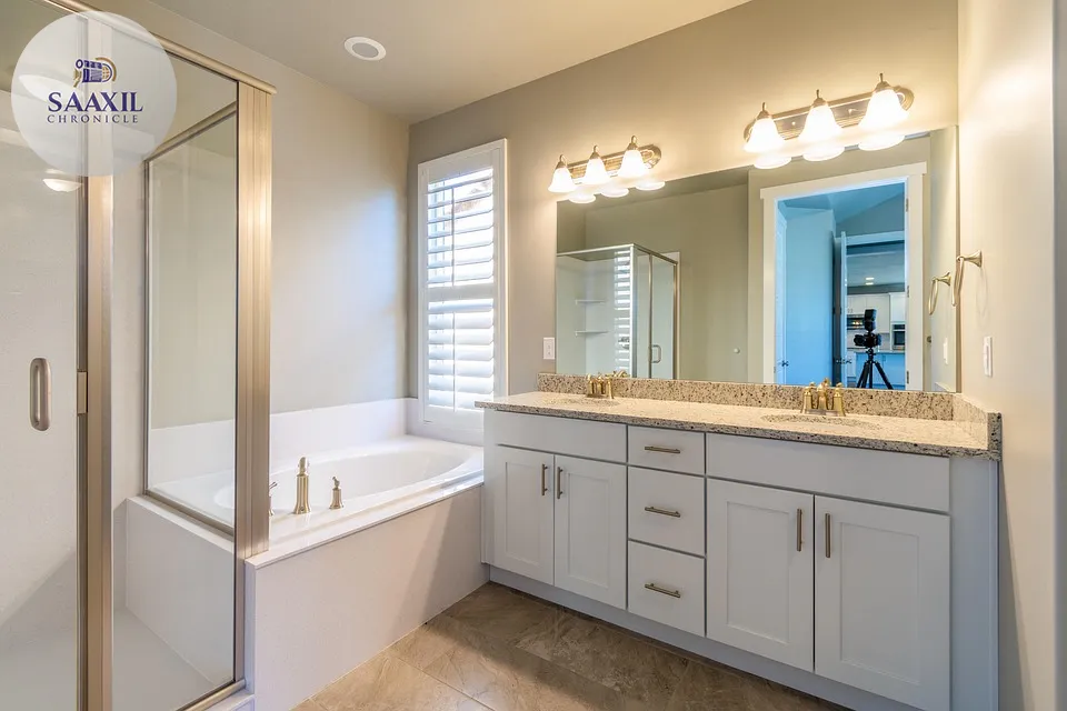 Transform Your Bathroom: 19 Mirror Ideas to Enhance Your Vanity